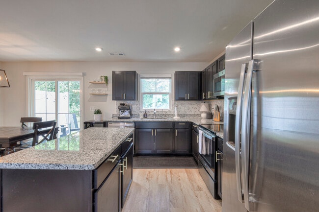 Building Photo - 2935 Winterberry Dr