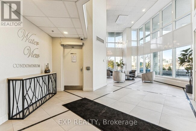 Building Photo - 6 Toronto St