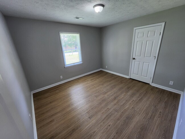 Building Photo - 109 Eagle Dr