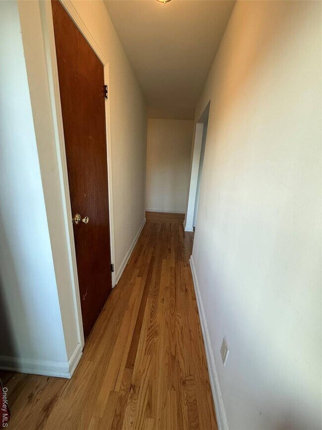 Foto del edificio - 301 Copiague Pl