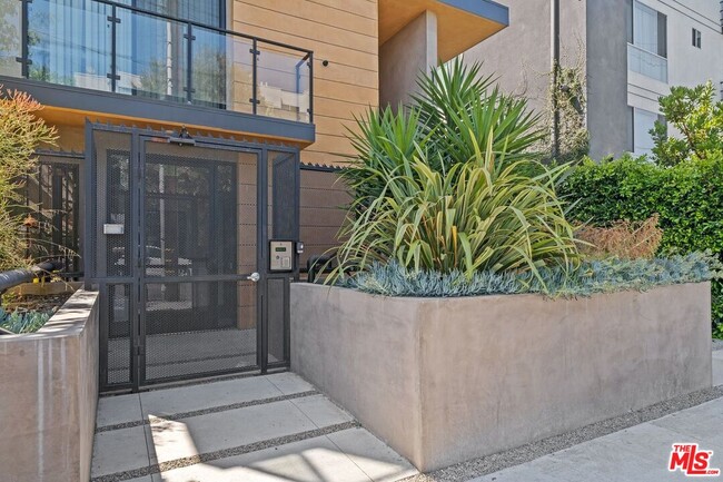 Foto del edificio - 11254 Mississippi Ave