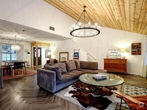 Building Photo - 8405 Red Willow Dr