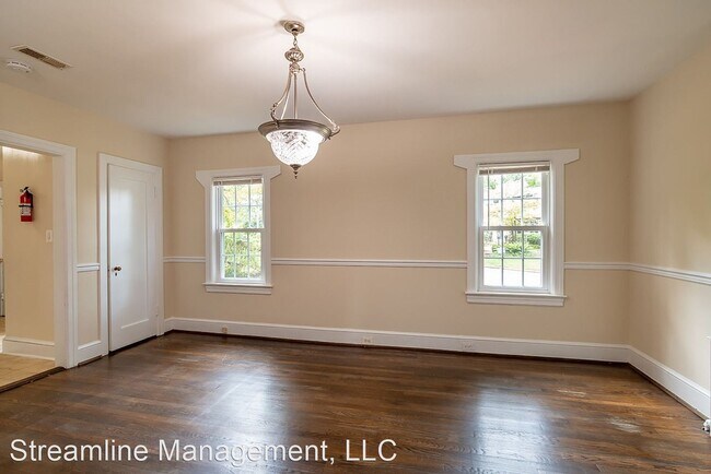 Building Photo - 4 br, 3 bath House - 6500 Utah Avenue, NW