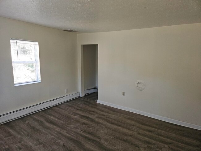Building Photo - 89 6th St