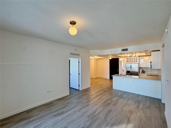 Foto del edificio - 999 SW 1st Ave