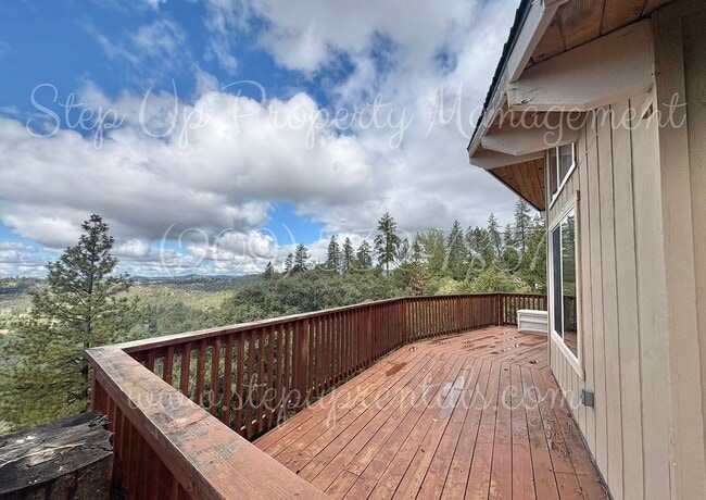 Building Photo - Delightful 3 Bed 2 Bath Home With Epic Mou...