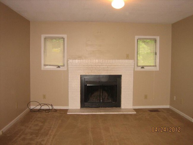 Building Photo - 1205 Timbers Lane