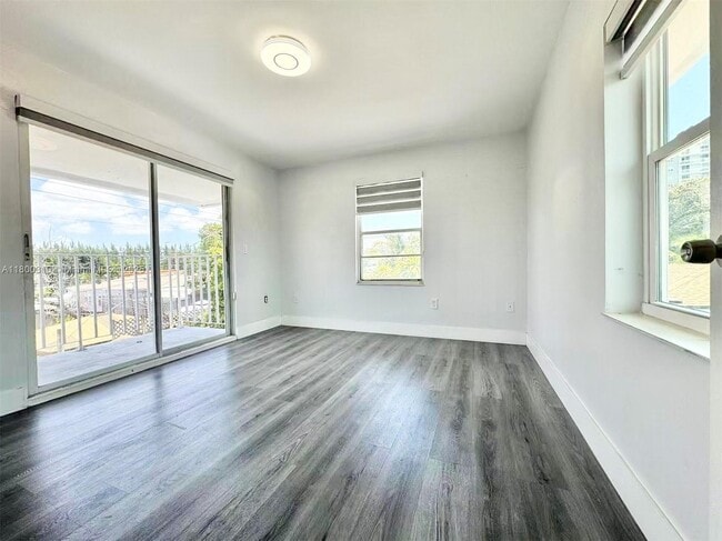 Foto del edificio - 3761 NW 1st St