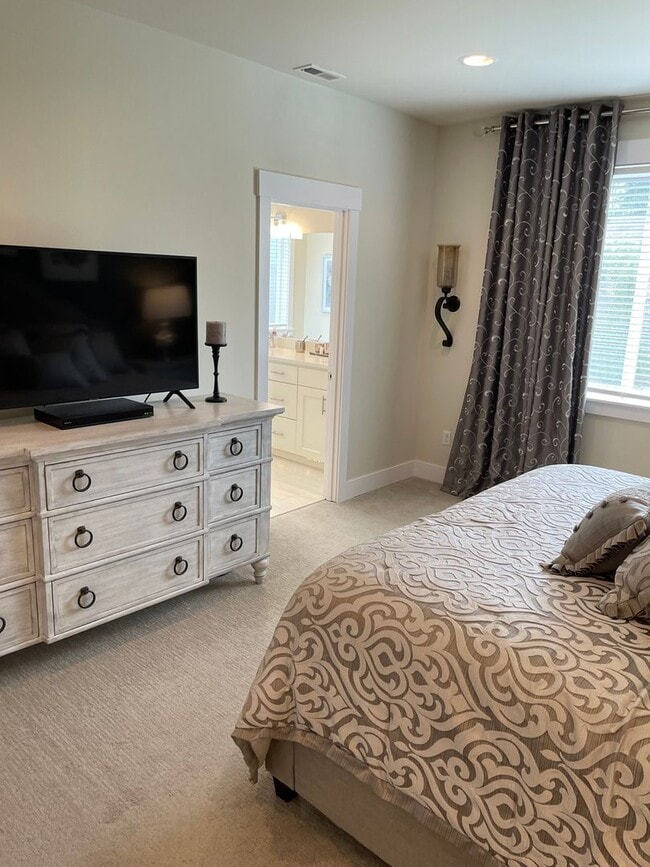 Building Photo - 8215 205th Ave E