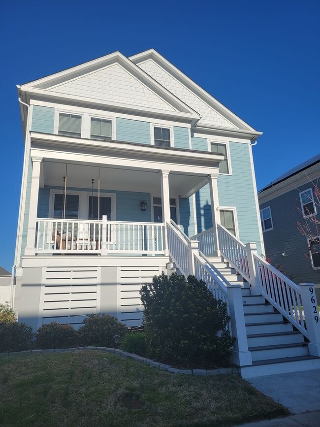 Building Photo - 9629 7th Bay St