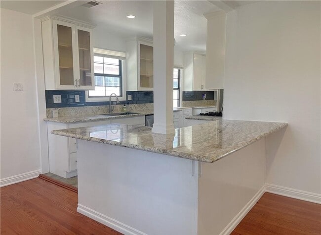 Building Photo - 15100 Dunton Dr