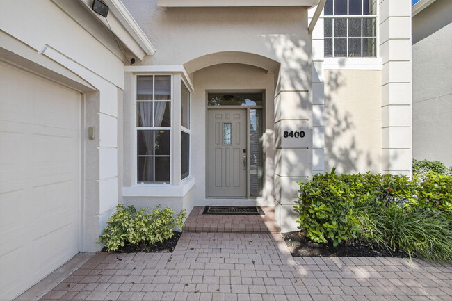 Building Photo - 8400 Heritage Club Dr