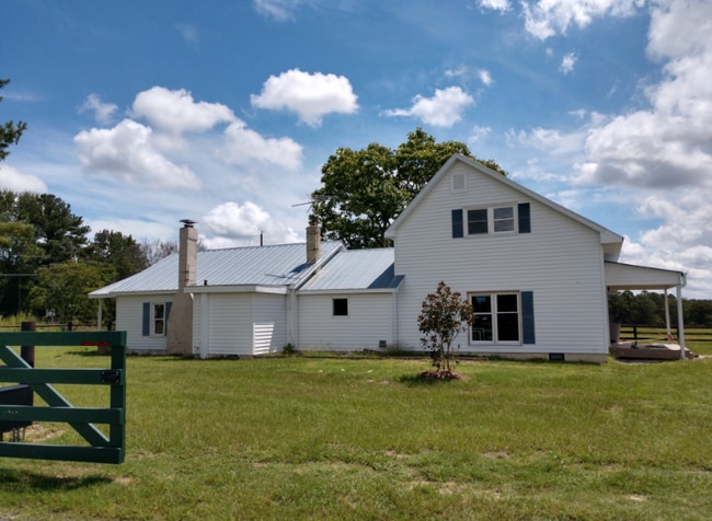Building Photo - 428 Youngs Rd