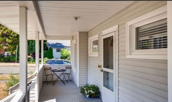 Foto del edificio - Welcome Home 3b/2ba Craftsman - West Seattle