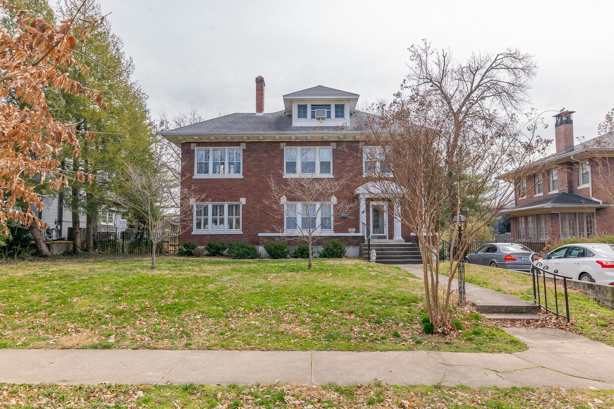 Foto principal - 2106 Douglass Blvd