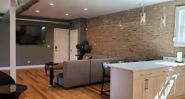 Building Photo - 617 E 67th St