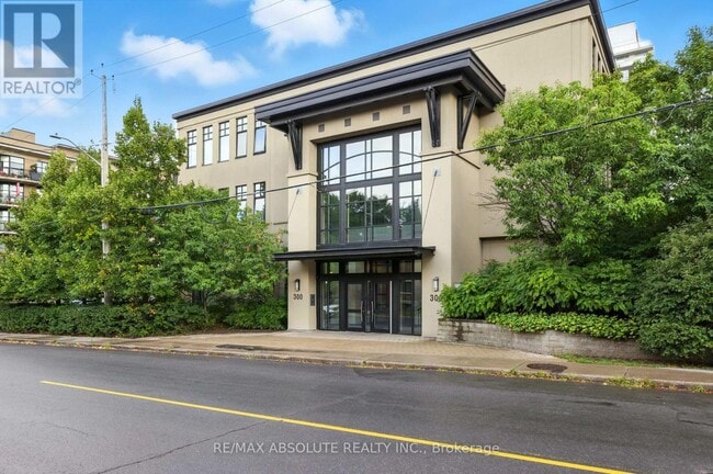 Building Photo - 300 Powell Ave