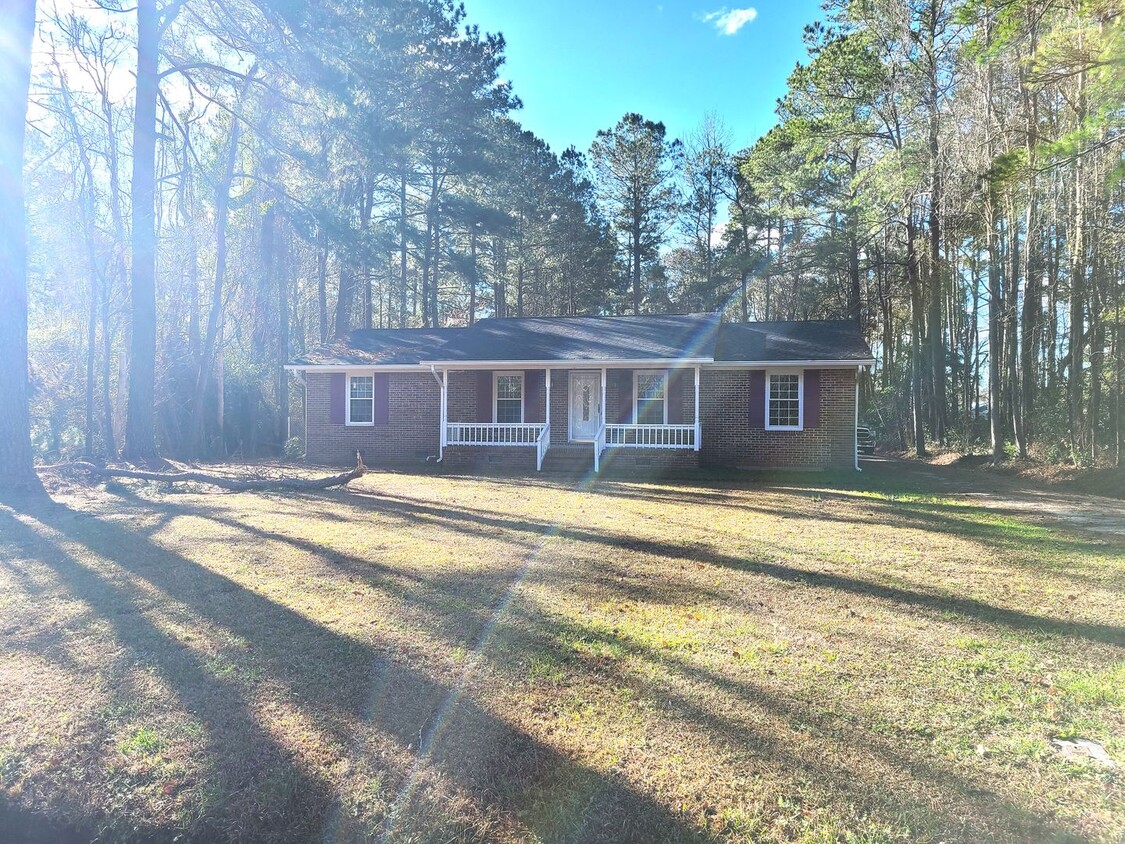 Foto principal - 3 bedroom, 2 bath home - Burgaw