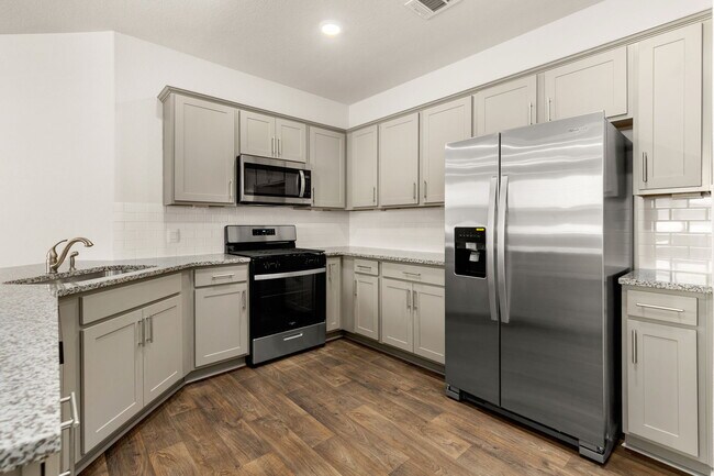 Building Photo - 221 Bethpage Dr