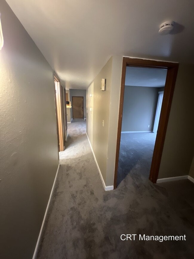 Building Photo - Beautifully Renovated 3-bedroom 2 Bathroom...