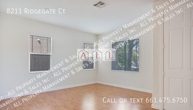 Foto del edificio - 8211 Ridgegate Ct