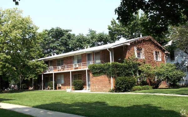 Foto del edificio - 1377 Forsythe Ave