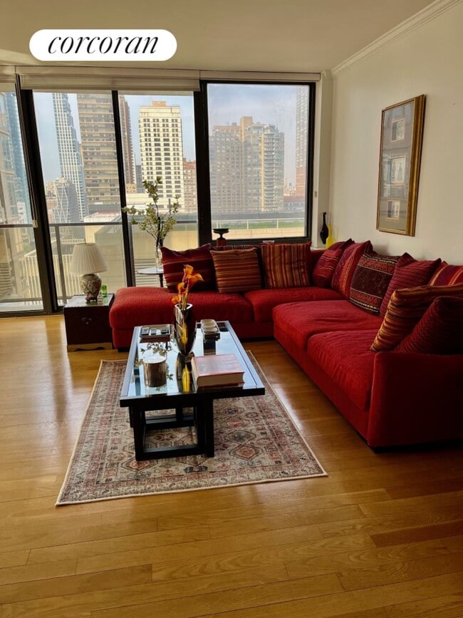 Foto del edificio - 161 W 61st St