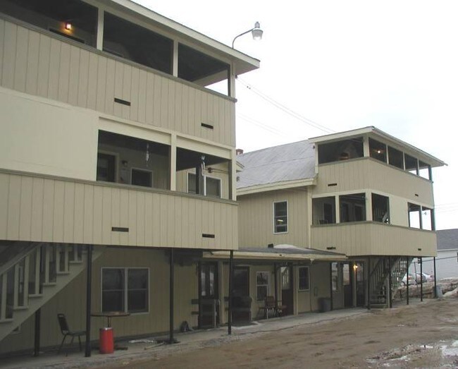 Building Photo - 20 Mechanic St