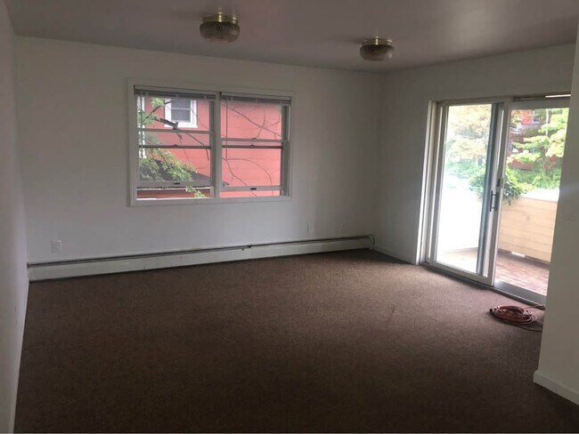 Foto del edificio - 406 Hillview Pl