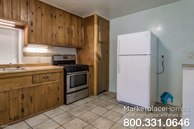 Building Photo - 4 br, 1.5 bath House - 13 Florencio Trl