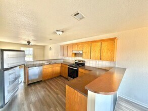 Building Photo - 212 Janelle Dr
