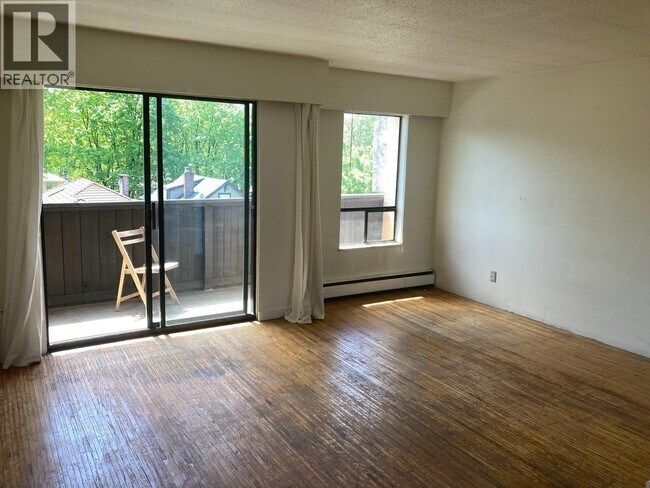 Photo du bâtiment - 3570 E Hastings St