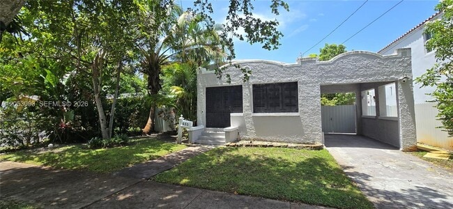 Building Photo - 455 NE 131st St