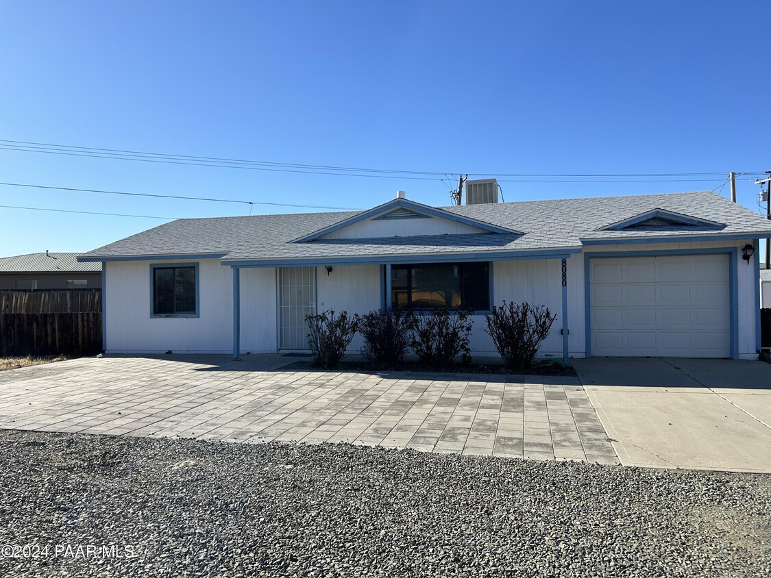 Foto principal - 8080 E Yavapai Rd