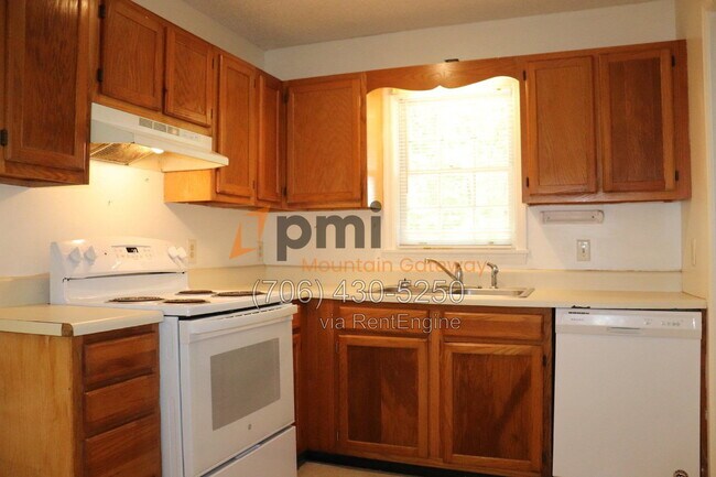 Foto del edificio - 48 Primrose Dr