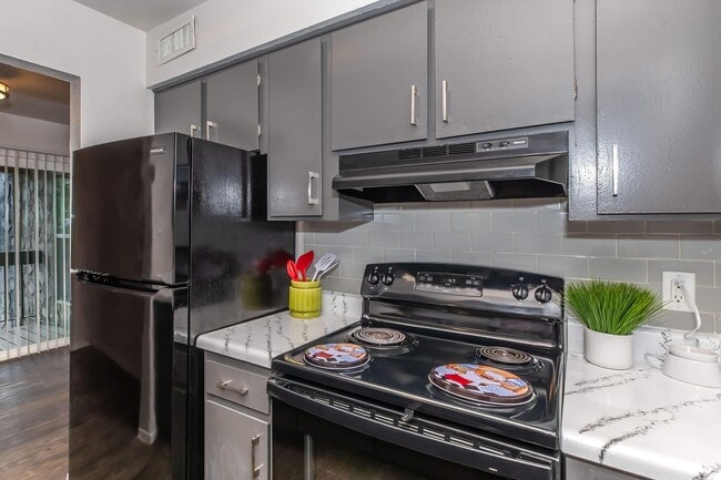 Building Photo - Spring Valley Apartments