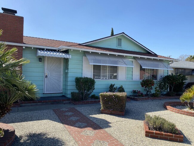 Building Photo - 0166 -- MERRY LN