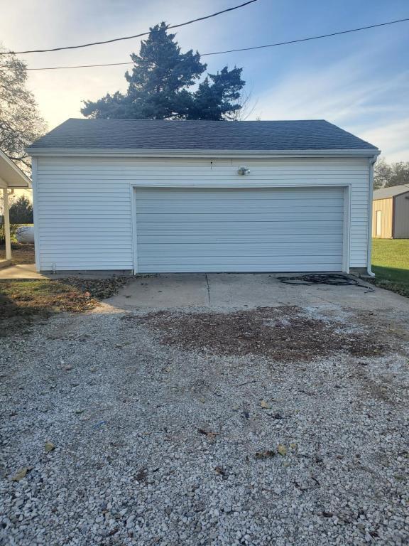 Building Photo - 1005 E 1500 Rd