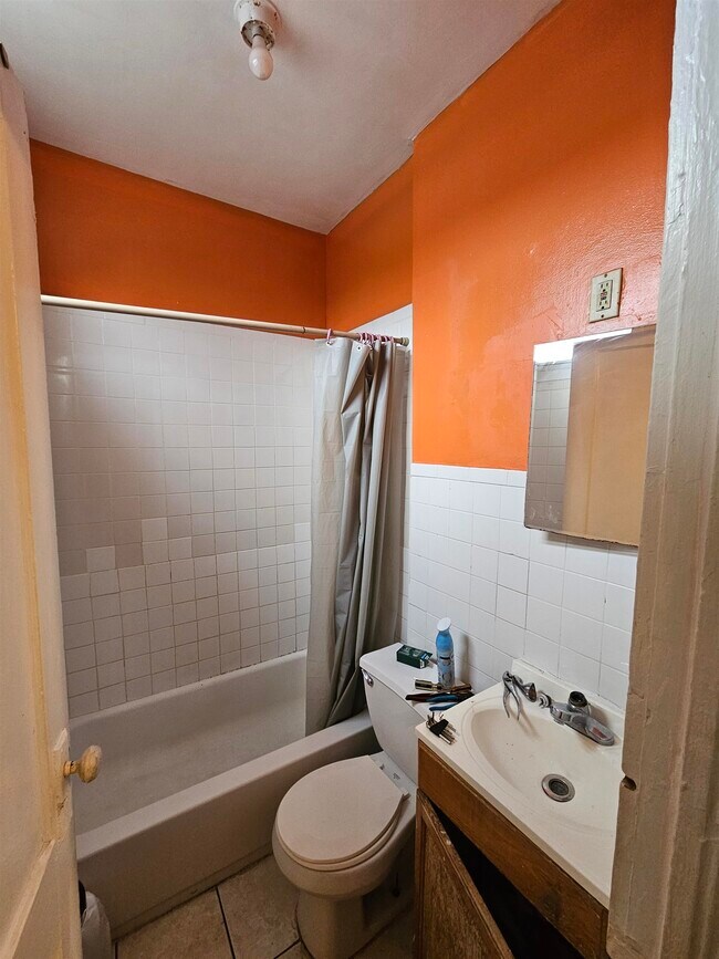 Foto del edificio - 6714 Bergenline Ave