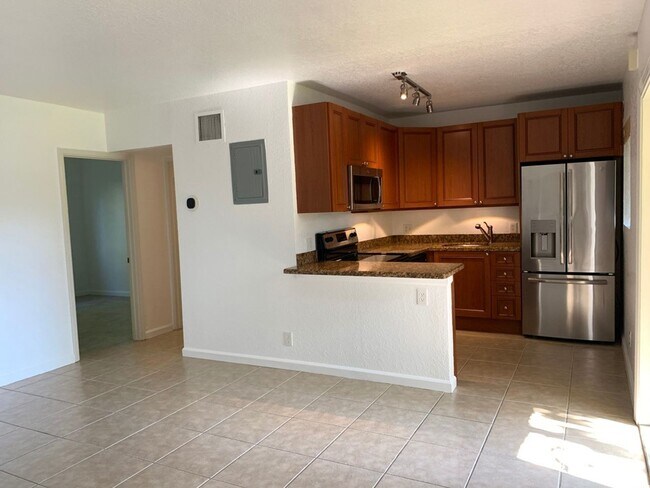 Building Photo - 2 bedroom condo in the heart of WILTON MAN...