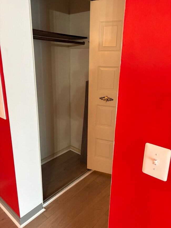 Foto del edificio - 1274 E Main St