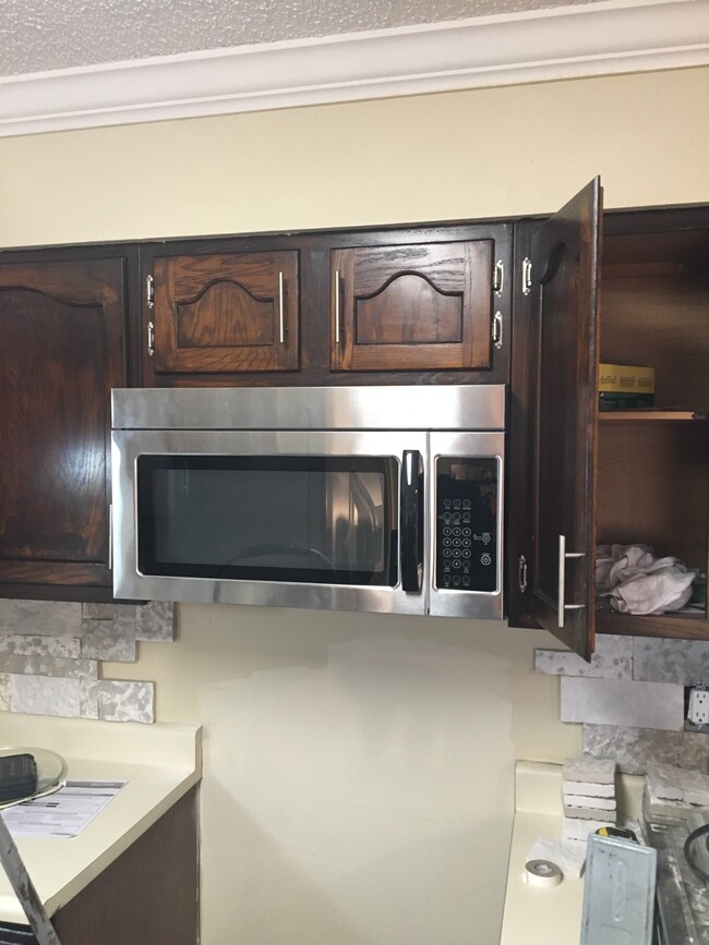 Above range Microwave - 1000 Ranchero Road