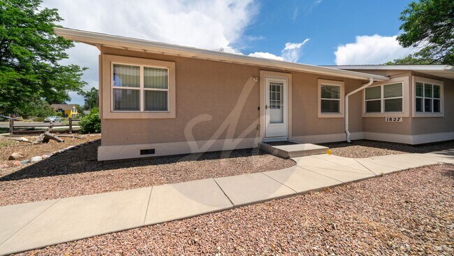Foto del edificio - Modern Duplex in Old Colorado City