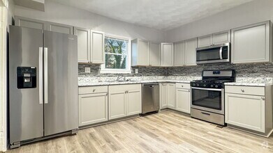 Building Photo - 2728 E Virginia Beach Blvd
