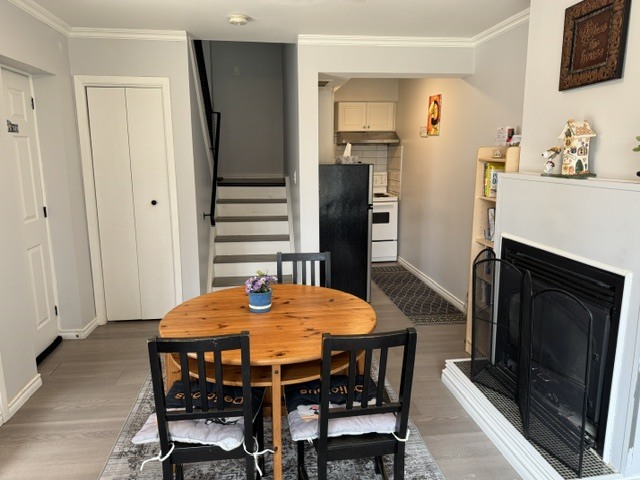 Building Photo - 25 Nightingale Pl