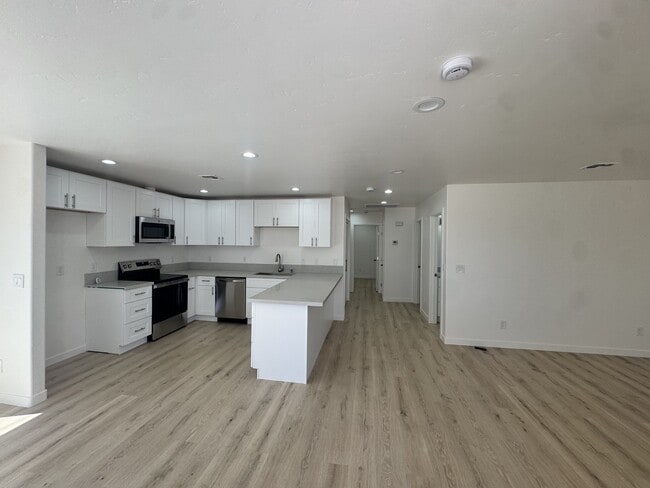 Building Photo - 5657 Rocky Rd