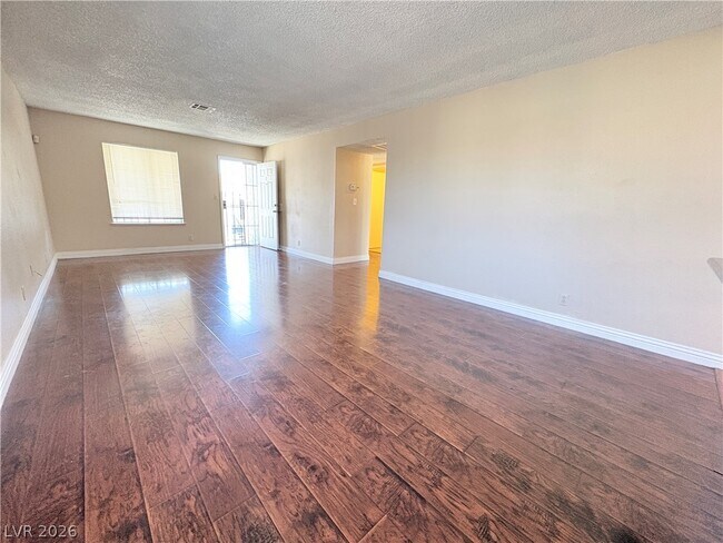 Foto del edificio - 4689 W Sand Creek Ave