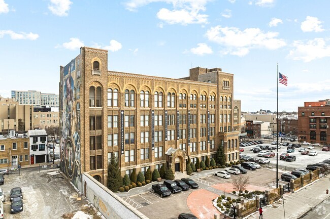 Building Photo - Mural Lofts