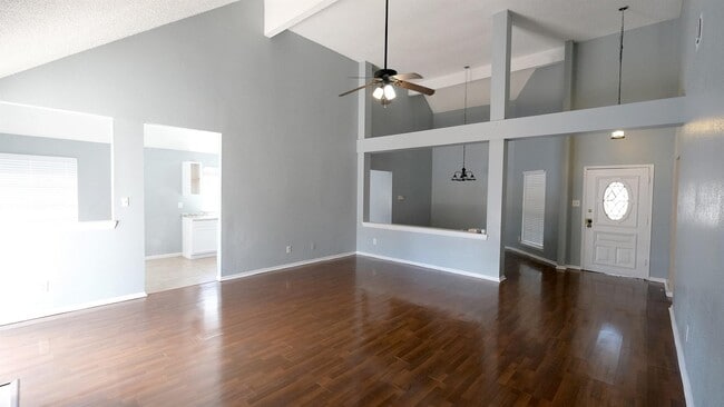 Foto del edificio - 1203 Beckwood Cir