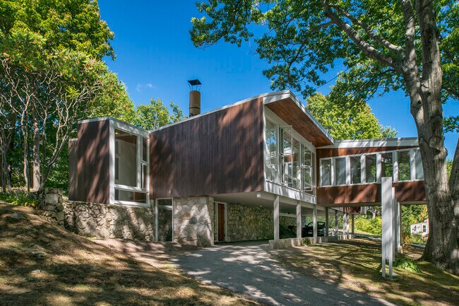 Building Photo - 84 Stonybrook Rd